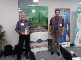 Naturalit gamtosaugos ekspertai prie projekto stendo LIFE platformos susitikime