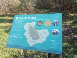 Škotijos saugomų teritorijų lankymo infrastruktūra - stendas