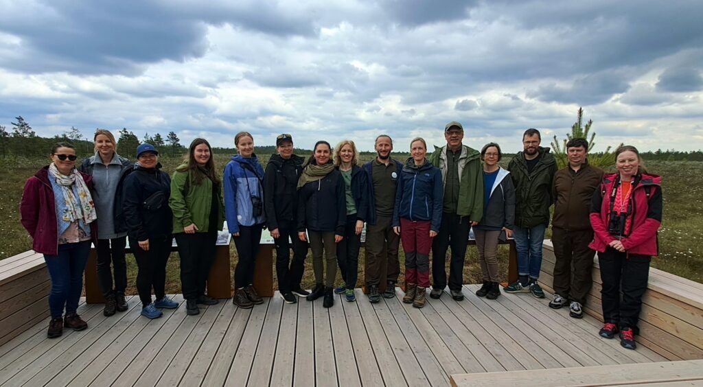 Suomijos ir Lietuvos atstovai Čepkelių valstybiniame gamtiniame rezervate