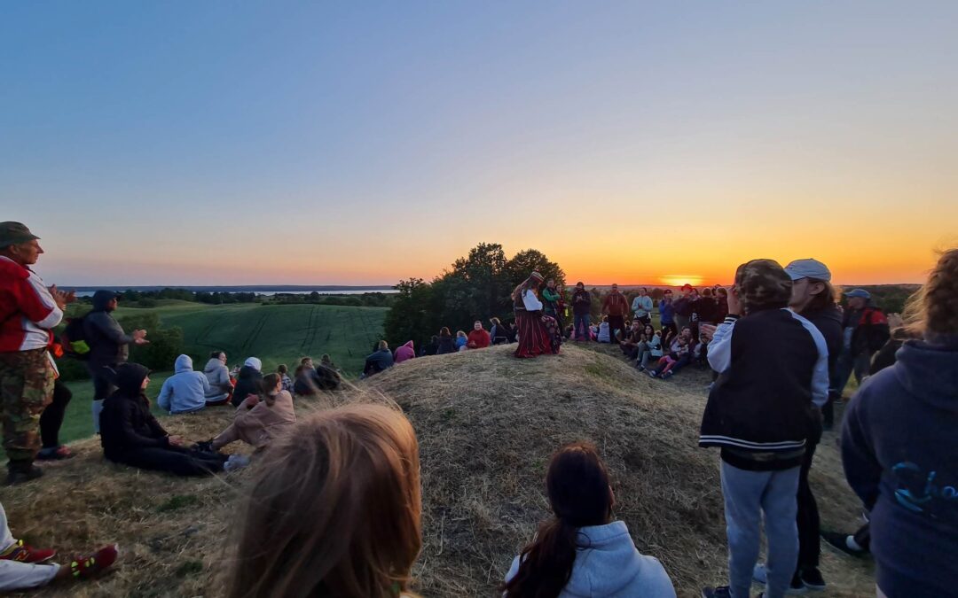 Gausus būrys lankytojų džiaugėsi naktine Vištyčio apylinkių gamta